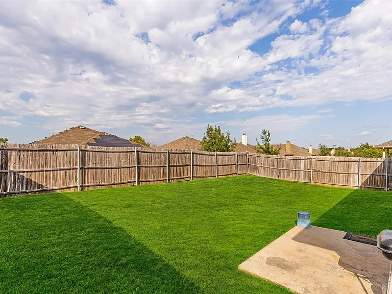 325 Crosscreek Dr — Photo 25