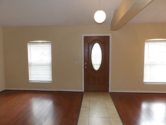 3rd image of 601 Eldron Ave
