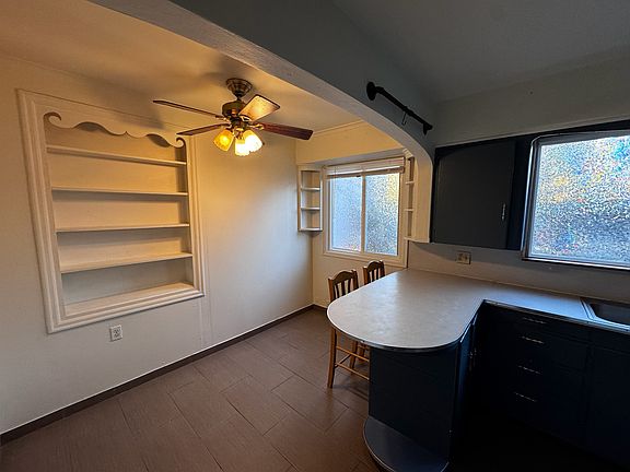 4th image of 3135 SE Hawthorne Blvd #A