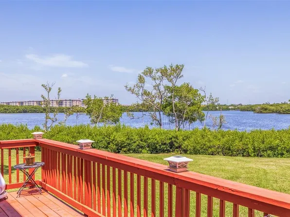 6499 99th Way N APT 18B, Saint Petersburg, FL 33708