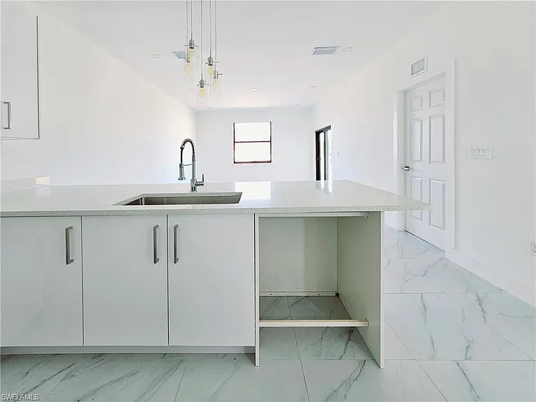 1100 Homer Ave S — Photo 10
