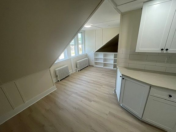 3rd image of 23 Poplar St APT 5