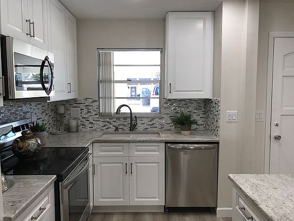 3rd image of 506 47th Avenue Dr W
