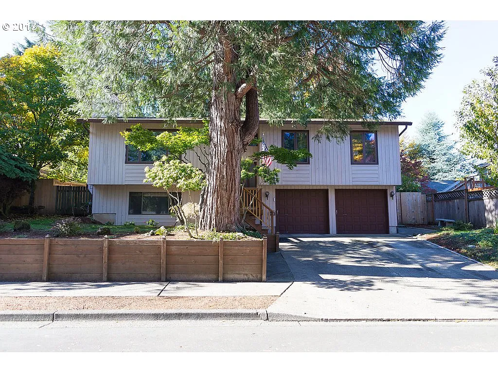 21801 SW Creek Dr photo 1