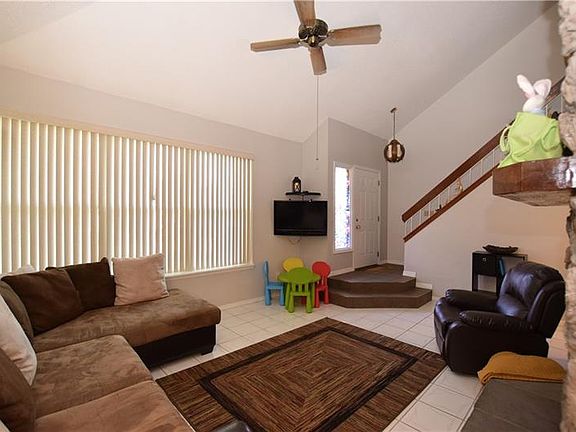 3rd image of 2053 Hillview Cir
