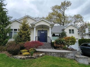 179 Birchwood Park Dr, Jericho, NY 11753