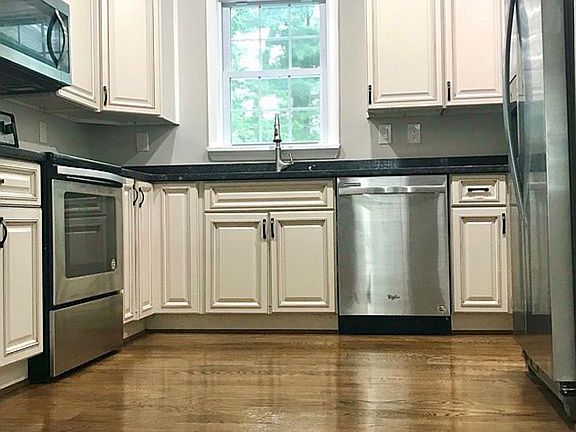 5th image of 8810 Hawkins Ln