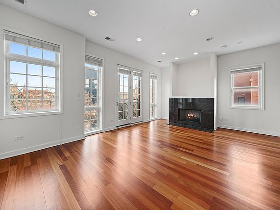 3rd image of 1314 N Wicker Park Ave