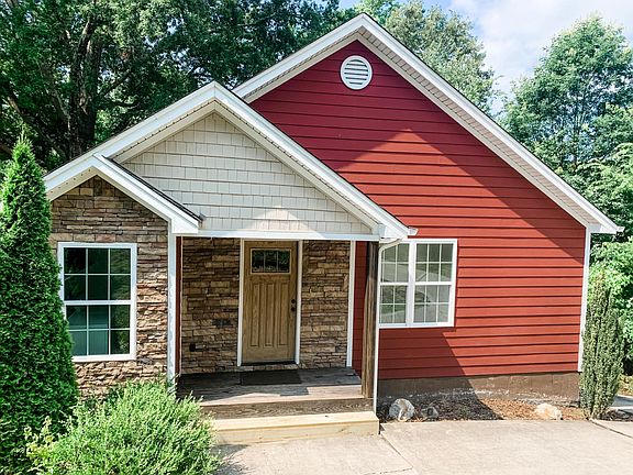 3rd image of 3504 Shelby Cir