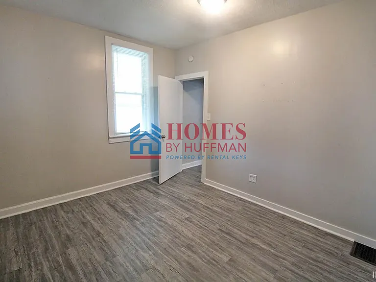 1263 Washington Ave — Photo 13