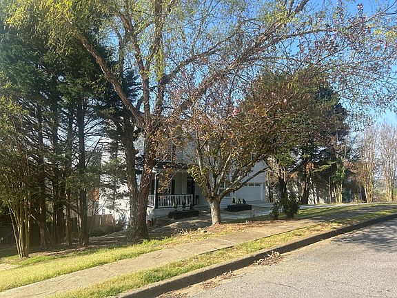 3rd image of 420 Georgian Hills Dr