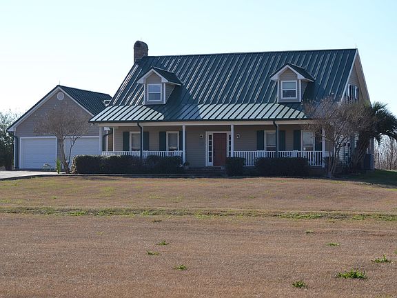 3rd image of 305 Birdie Pitre Rd