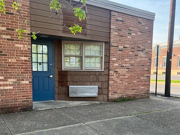 2nd image of 129 S 3rd St