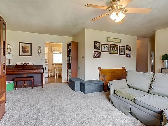 4th image of 809 Butternut Dr