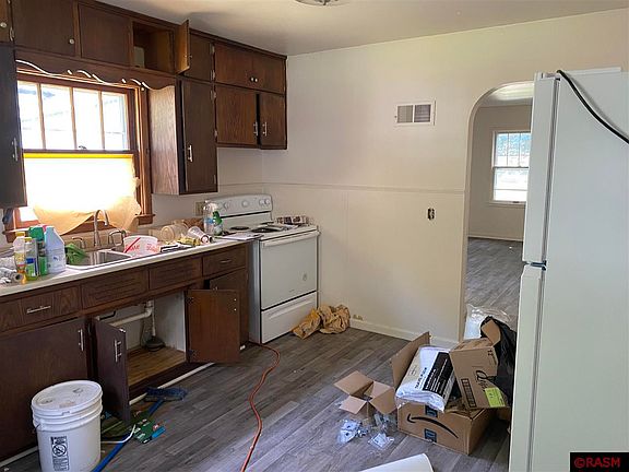 5th image of 925 7th St S