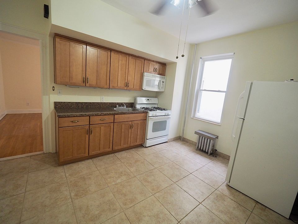 1st image of 2832 45th St #1A