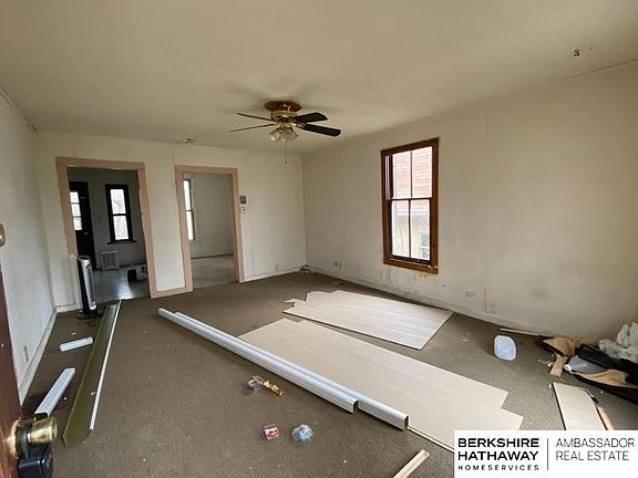 3rd image of 724 S 1st St