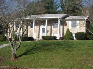 5100 Moody Dr, Kingsport, TN 37664