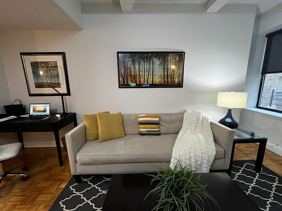 1st image of 150 W 51st St APT 1624