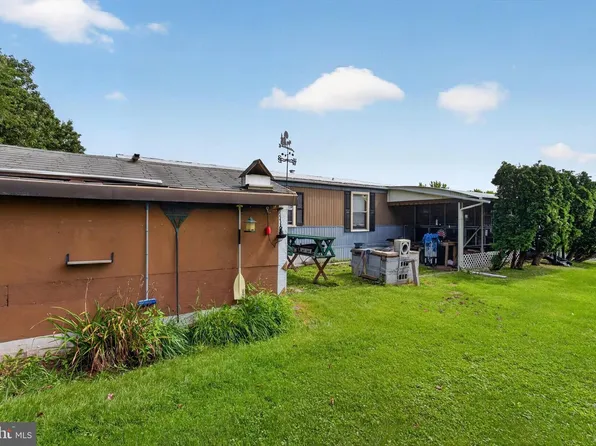 427 Waldorf Dr, York, PA 17404