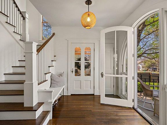 3rd image of 3107 Beverly Rd