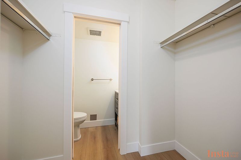 North Vancouver Apartment for rent - 2 Bedrooms — photo 13