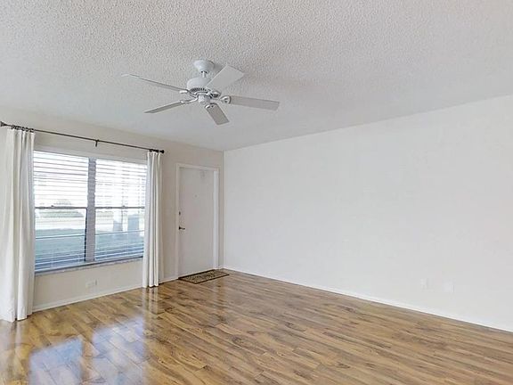 3rd image of 17 Vista Palm Ln