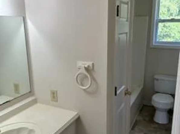 1009 Lynndale Dr, Castalian Springs, TN 37031
