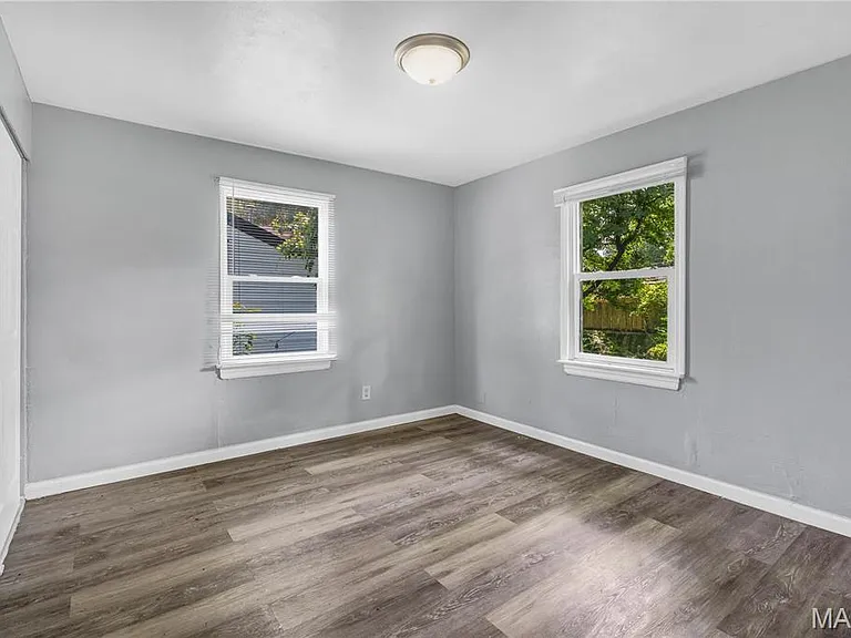 9713 Dennis Dr — Photo 12