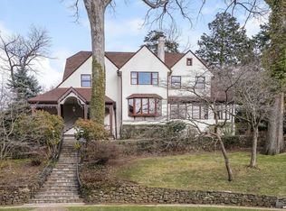 562 Monterey Ave, Pelham, NY 10803