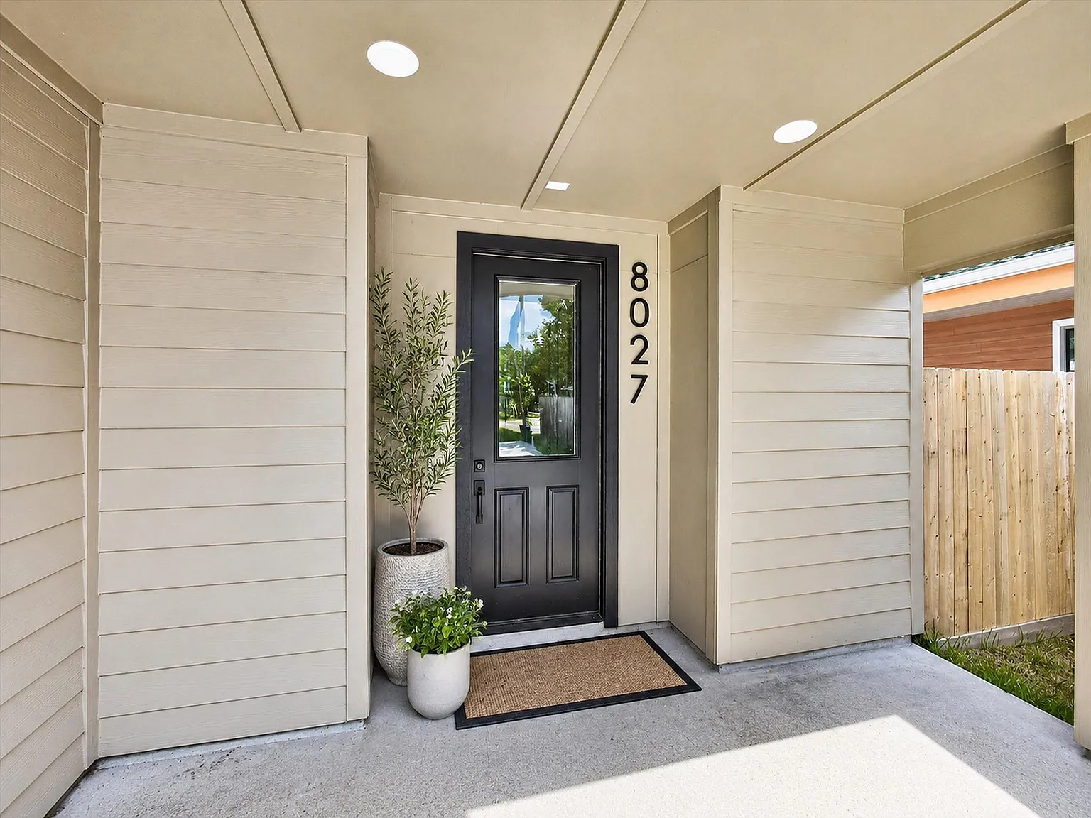 3 bed, 2.5 bath, 1554 sqft, $2,150 — Photo 2