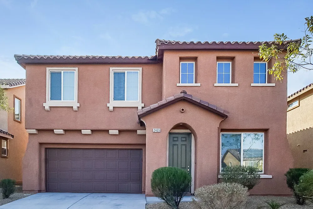 3 bed, 2.5 bath, 2316 sqft, $2,540 — Photo 1