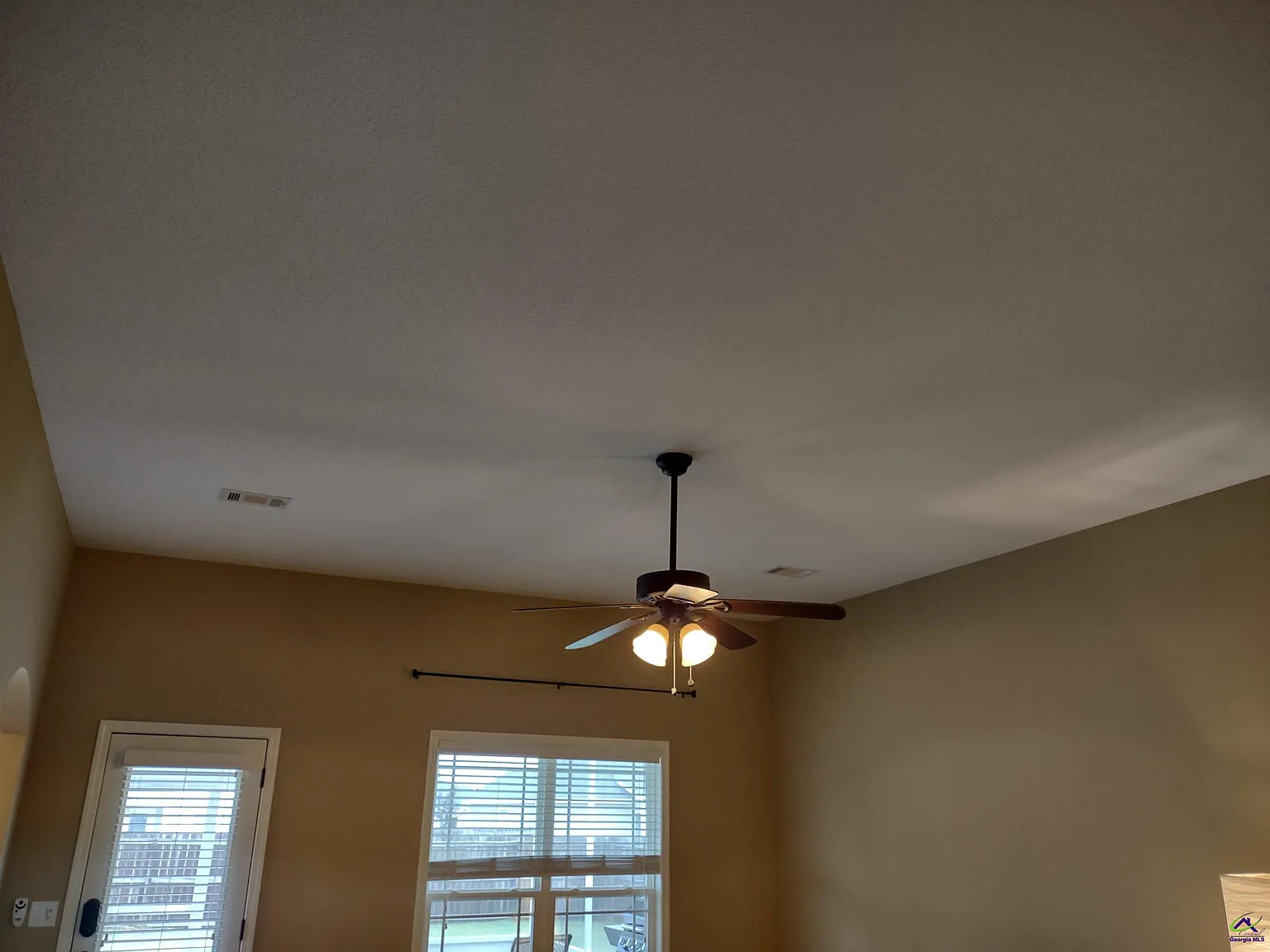 3 bed, 2.0 bath, $1,795 — Photo 2