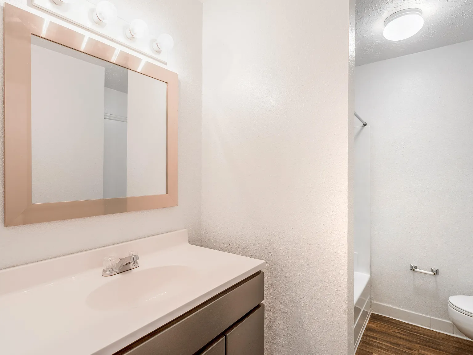 Crestbrook Meadows Townhomes — Photo 4