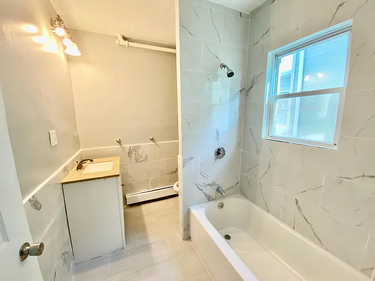 16 Woodbine St #2 — Photo 8