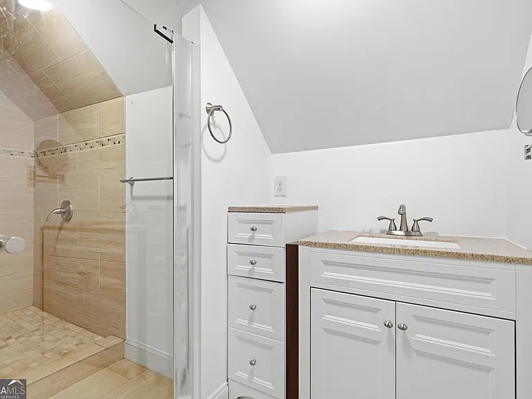 1669 Emerald Ave SW — Photo 25