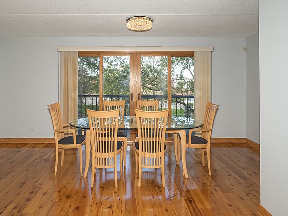 4th image of 7120 N Milwaukee Ave APT 201