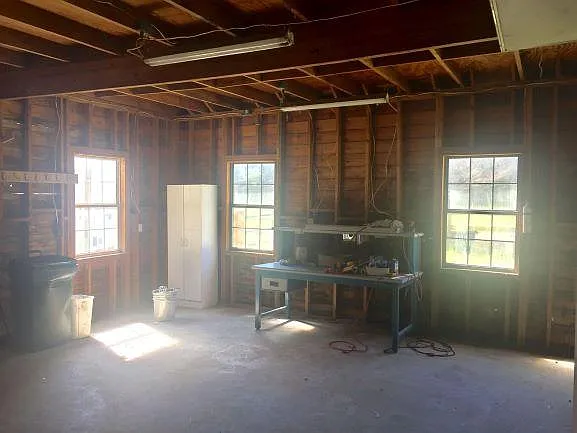 garage workshop