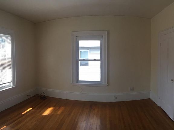 5th image of 16 Pratt St #8932a8944
