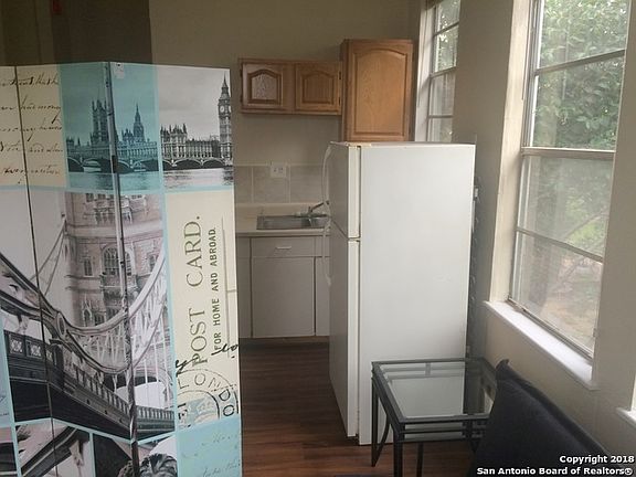 5th image of 303 Howard St APT 201