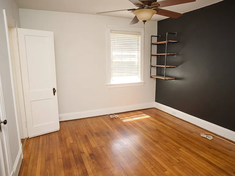 2801 Kenwood Ave — Photo 5