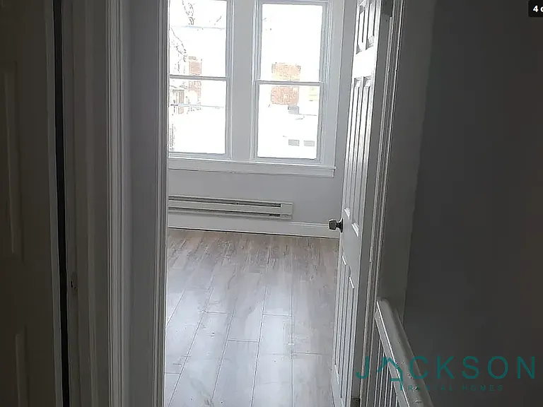 4936 N 17th St — Photo 5
