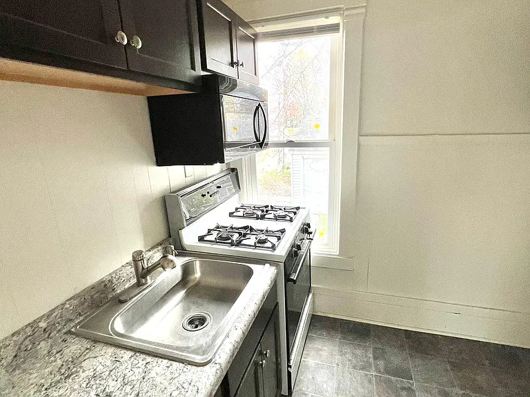 116 S Pine St #2 — Photo 2