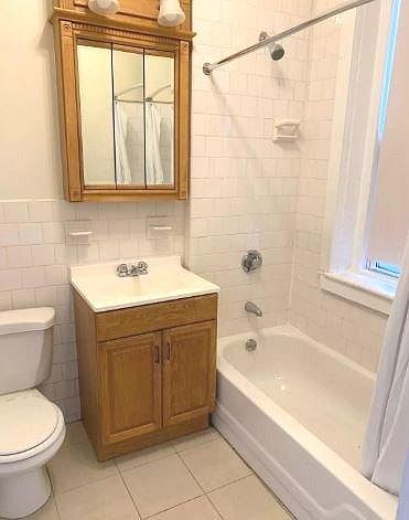2nd image of 171 Hemenway St #8L