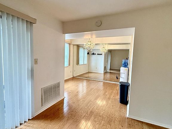 4th image of 110 Keystone Ct