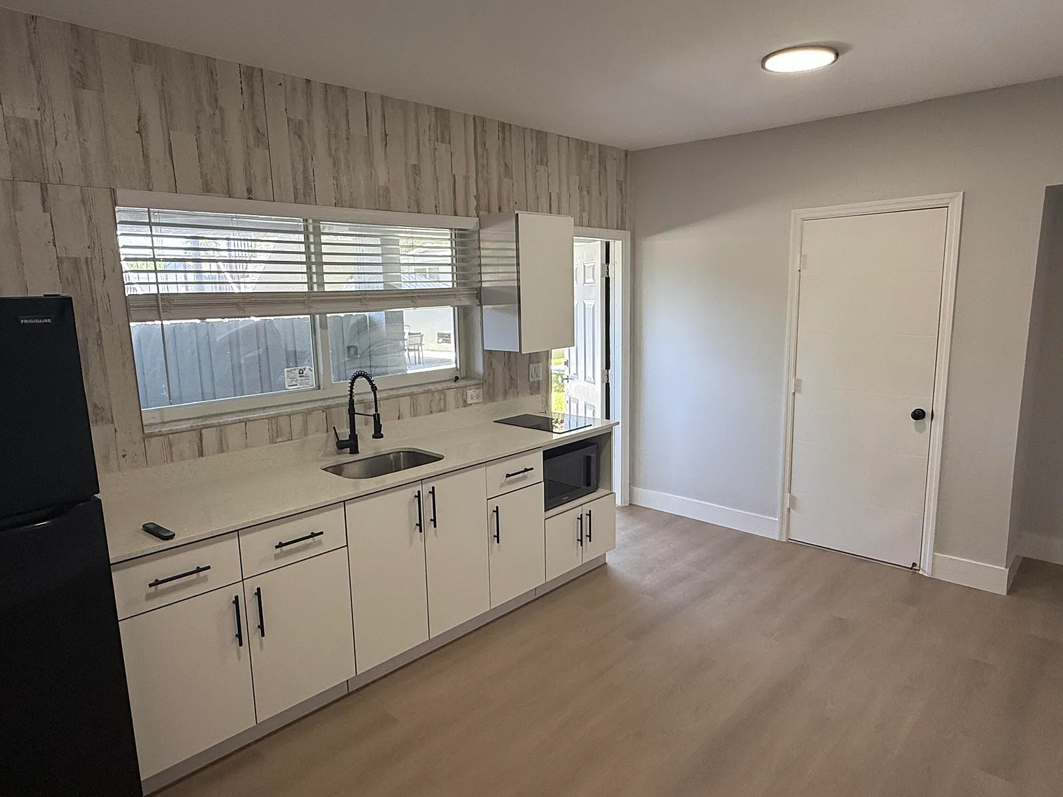 1 bed, 1.0 bath, 6524 sqft, $1,900 — Photo 1