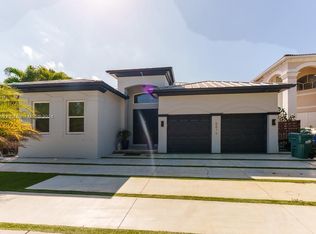 8816 NW 181st St, Hialeah, FL 33018