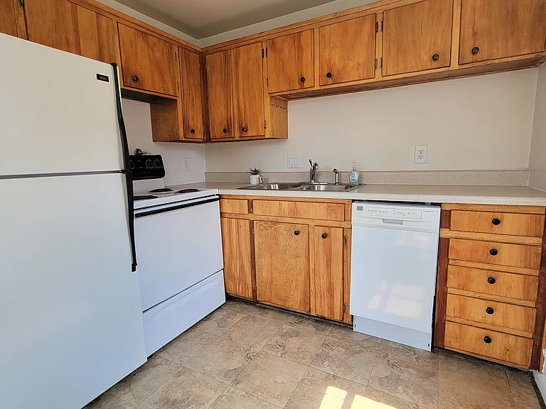 767 Miller Ct — Photo 12