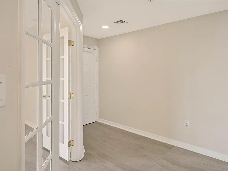 5430 Eagles Point Cir #202 — Photo 18