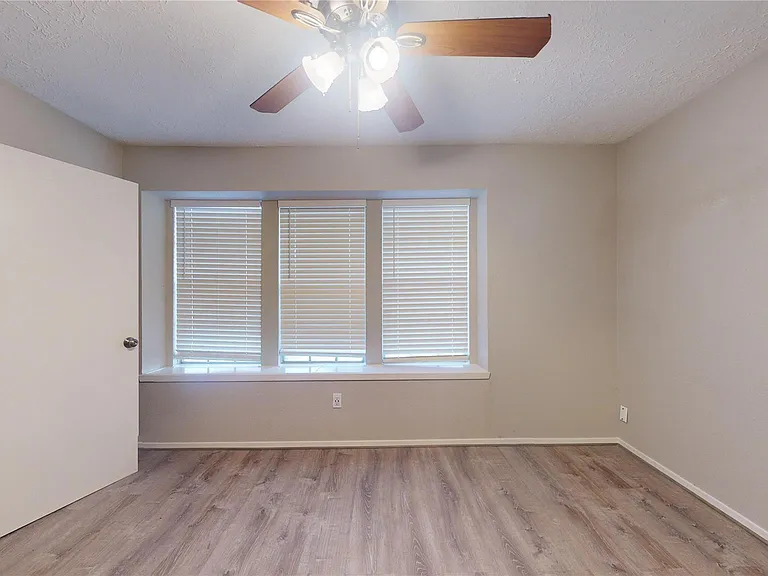 2331 Barrington Place Dr — Photo 40